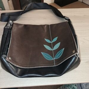 Chickpea Baby Diaper Messenger Bag Blue Flower Crossbody Shoulder Rare 18" Flaws